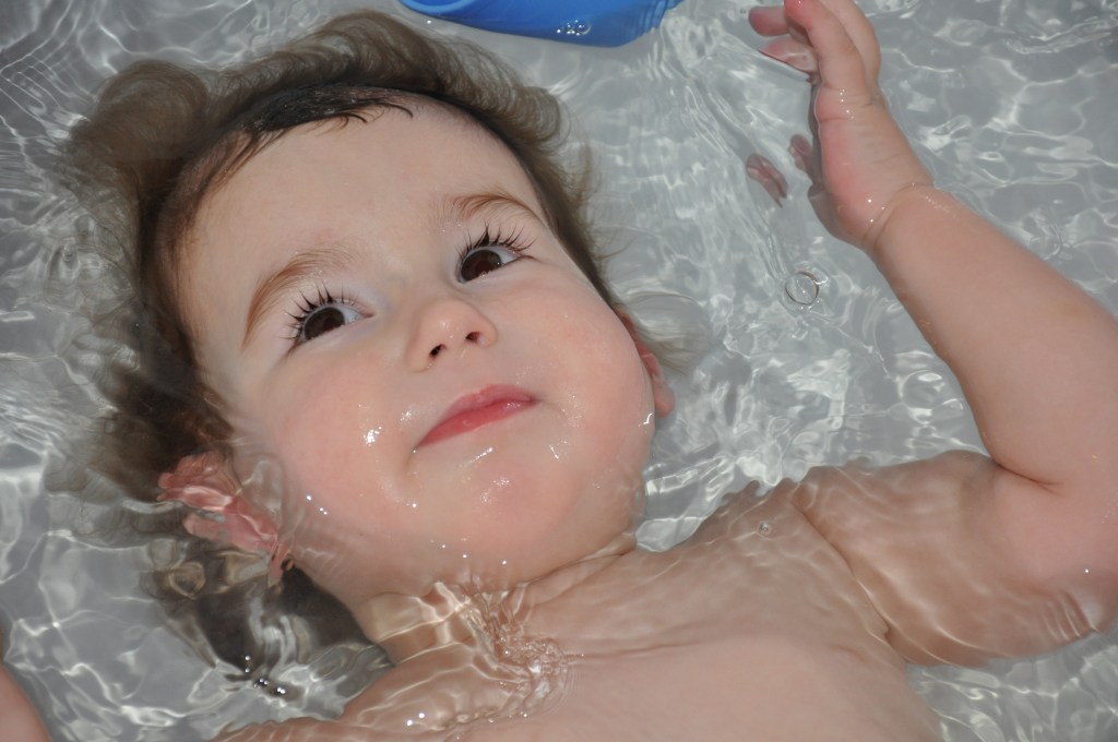 20121216 bath time with toto_Gross