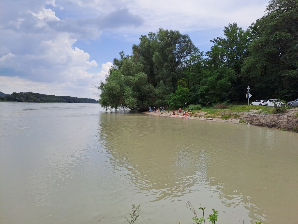 Weite Fahrt nach Wien / Vienna – Danube&nbsp;blu